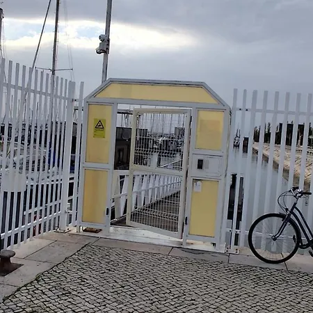 Boat Botel Lisboa